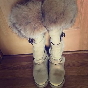 Australia Luxe Boots W/Fur